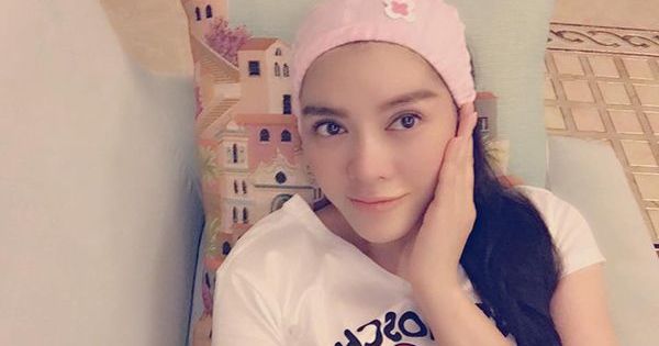 Lý Nhã Kỳ khoe mặt mộc không tỳ vết, gái trẻ 