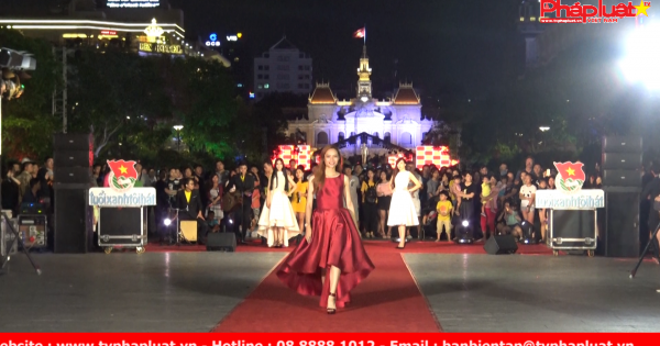 Sôi động sân khấu âm nhạc phố đi bộ Nguyễn Huệ