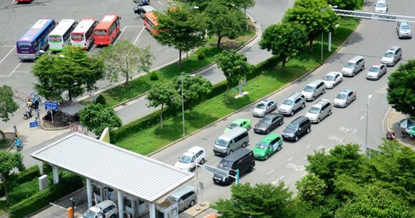 Điểm báo 01/09/2017: Thu hàng trăm tỉ phí xe hơi vào sân bay để làm gì?