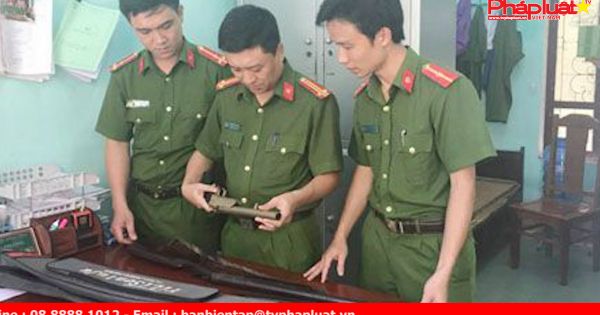 Vụ nổ súng vào xe taxi 3 người bị thương: 2 nghi can ra đầu thú