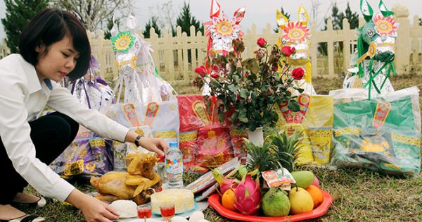 Dịch vụ cúng giỗ online “sốt” tháng “cô hồn”