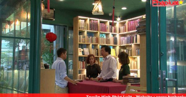 TPHCM: Tổ chức đấu giá sách qua điện thoại