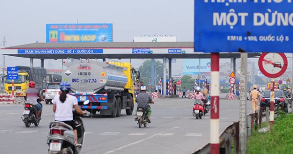 Dân vây BOT QL5, ùn tắc giao thông kéo dài hàng cây số