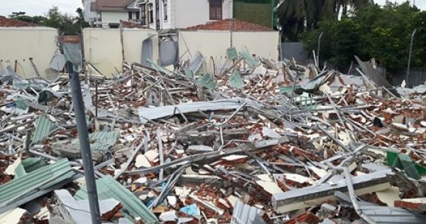 Bất ngờ san bằng 50 phòng trọ mà không thông báo