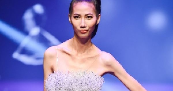 Có phải chiêu PR thiếu đạo đức vì để Cao Ngân trơ xương lên sóng ?