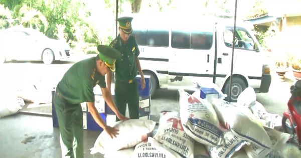 Bộ Đội Biên Phòng Quảng Trị thu giữ số lượng lớn rượu ngoại và đường trắng nhập lậu