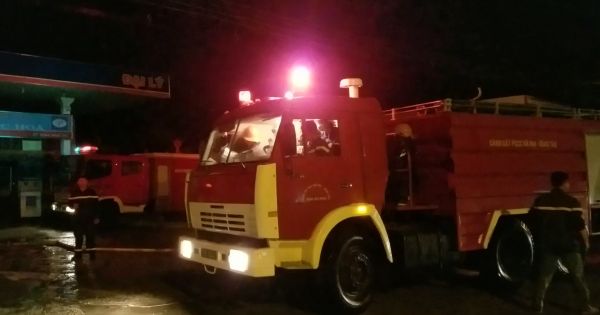 Cây xăng cháy ngùn ngụt trong đêm tại Bà Rịa Vũng Tàu