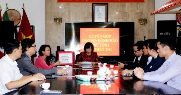 Đại Sứ Quán Việt Nam tại Mexico ủng hộ các nạn nhân lũ lụt sau cơn bão số 10 ở miền trung