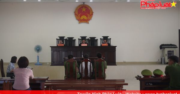 8 năm tù cho kẻ trộm cắp tài sản trên máy bay