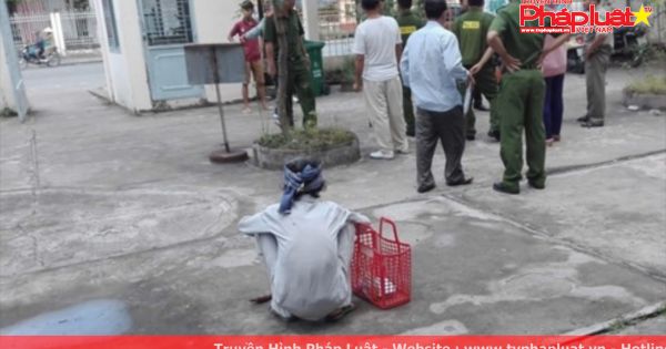 Cha con đánh chết hàng xóm vì tranh chấp đất