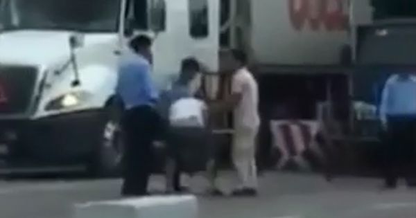 Điều tra vụ tài xế bị đánh hội đồng khi qua trạm thu phí