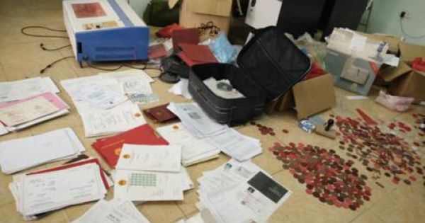 Đánh sập đường dây chuyên làm các loại giấy tờ, con dấu giả