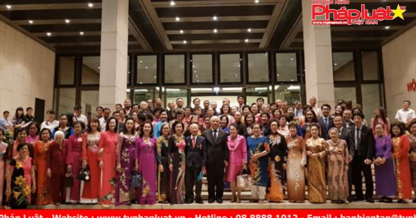 Phó Chủ tịch Quốc Hội Uông Chu Lưu tiếp đoàn cựu giáo viên kiều bào tại Thái Lan