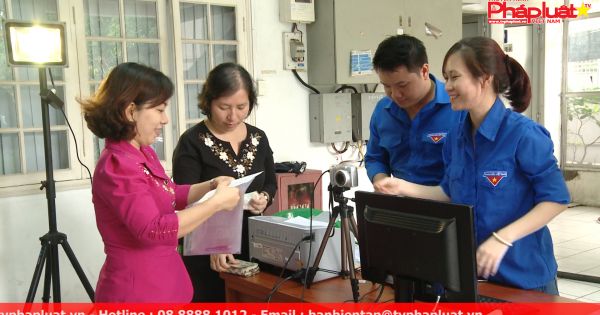 TPHCM: Ngày thứ 7 tình nguyện giải quyết thủ tục hành chính cho người dân