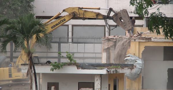 Phá biệt thự lâu năm bất chấp lệnh dừng: UBND quận 3 nói gì?