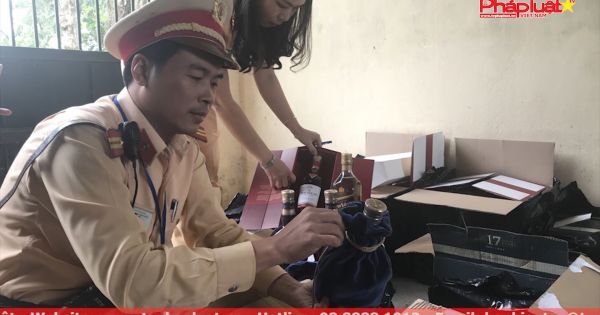 Thanh Hóa: Phát hiện vận chuyển rượu ngoại không rõ nguồn gốc