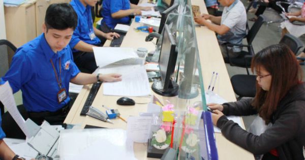 Điểm báo 21/10/2017: TP.HCM sẽ cấm công chức mặc quần jean, áo thun trong giờ làm