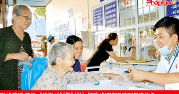 Nằm bệnh viện huyện mà giá ngang khách sạn