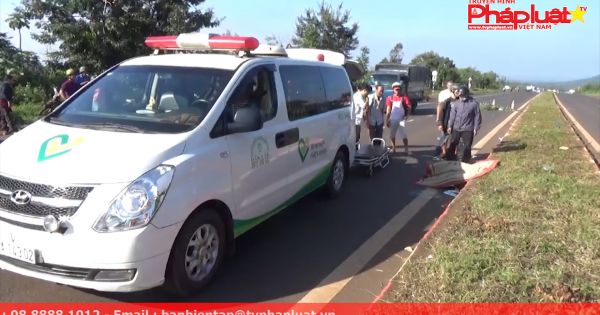 Đắk Lắk: Nghi án người đàn ông lái xe máy ngã tử vong