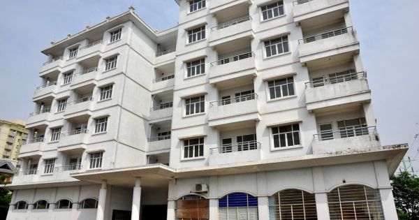 Xin phá 3 tòa nhà tái định cư: Vì sao bỏ hoang?