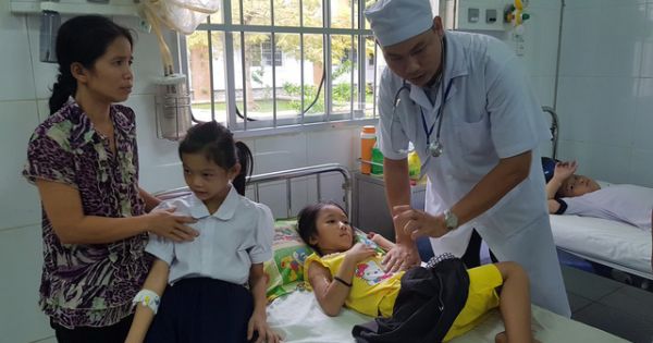 500 học sinh ở Hậu Giang ngộ độc khi uống sữa