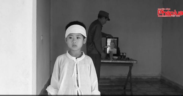 Hà Tĩnh: Mẹ bị điện giật chết – Con bơ vơ