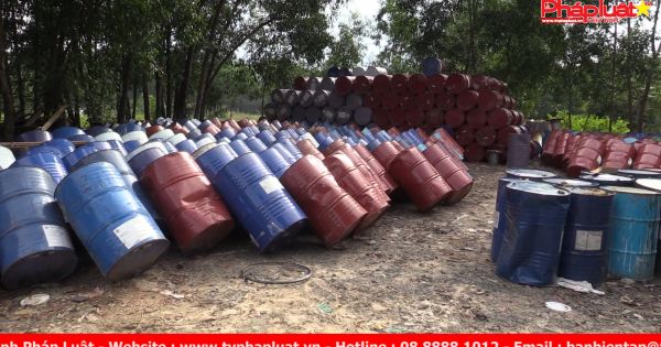 Bình Dương phát hiện 3.000 thùng phi chứa hóa chất
