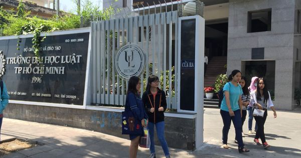 Điểm báo 03/11/2015: Điểm kém, hàng trăm sinh viên Luật TP.HCM có nguy cơ bị đuổi học