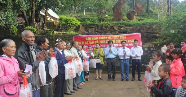 Lâm Đồng: Chương trình trao quà từ thiện “chia sẻ yêu thương” với đồng bào thôn K’Rèn