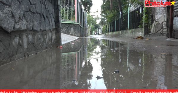 Người dân tự ý sửa đường không xin phép phường bắt trả lại hiện trạng cũ