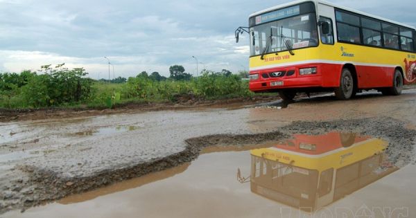 Né BOT Bắc Thăng Long - Nội Bài, ôtô tải thi nhau 