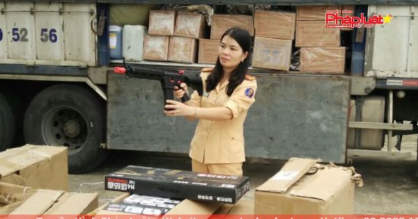 Thanh Hóa bắt giữ xe ô tô vận chuyển đồ chơi bạo lực