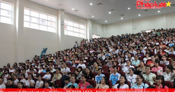 Trường đại học đuổi hàng nghìn sinh viên là cần thiết