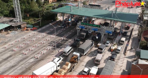Chuẩn bị thu phí trở lại, BOT Cai Lậy dành riêng khu vực cho tài xế trả tiền lẻ và báo chí