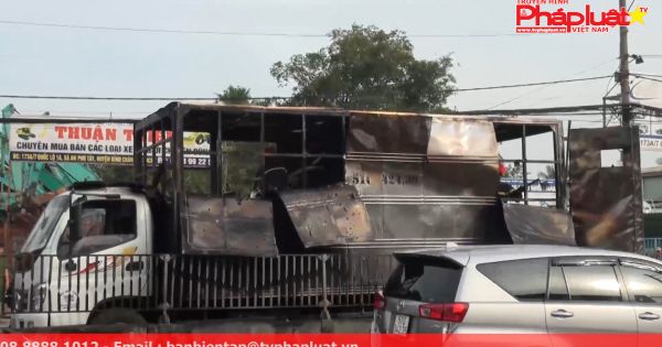 Bình Chánh xe tải bất ngờ bốc cháy lớn