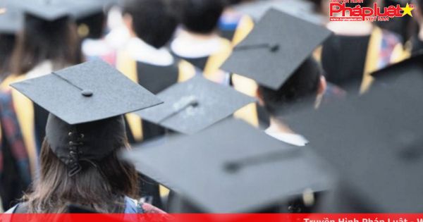 Có nên phân biệt bằng Đại học chính quy và tại chức?