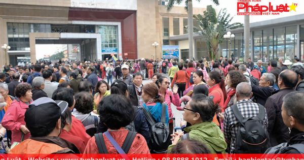 Du khách Trung Quốc nhập cảnh qua Cửa khẩu Móng Cái tăng đột biến