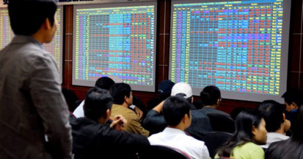 Nhà đầu tư ngoại mua gần 26.000 tỉ đồng trên sàn chứng khoán Việt