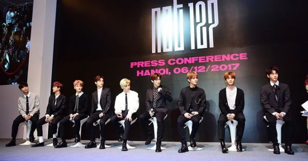 Fan Việt ngồi bệt chờ đón thần tượng âm nhạc Hàn Quốc