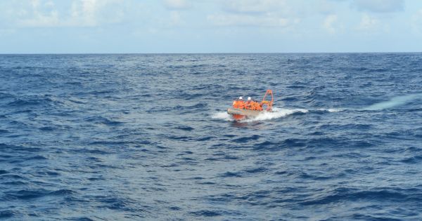 Cứu thành công 7 thuyền viên tàu QB 92869 TS gặp nạn