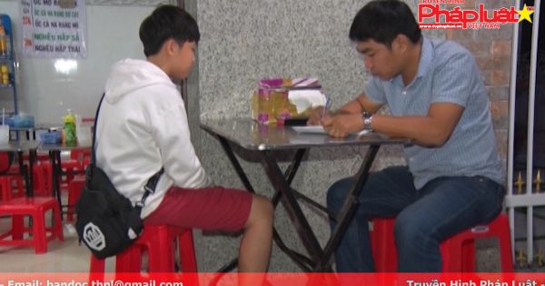 Bắt quả tang bé gái 14 tuổi bán trái phép công cụ hỗ trợ