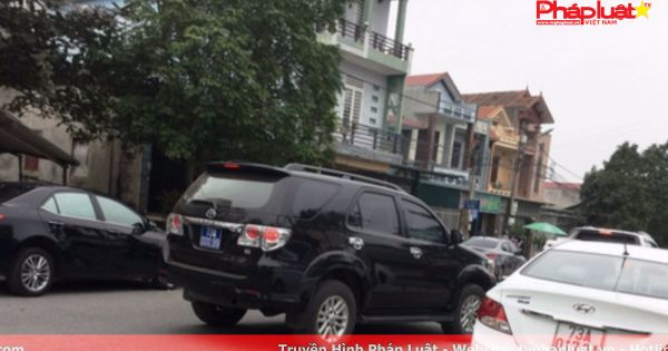 Hàng chục xe biển xanh dự tiệc cưới con trai lãnh đạo tỉnh Quảng Bình