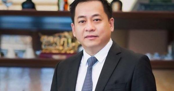 Vũ “Nhôm” đang trên chuyến bay từ Singapore về Hà Nội