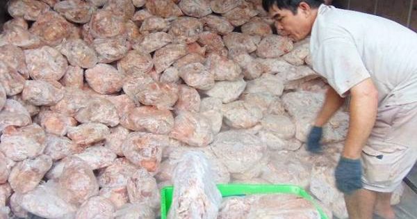 Hơn 20 tấn phụ phẩm heo biến chất suýt thành giò lụa