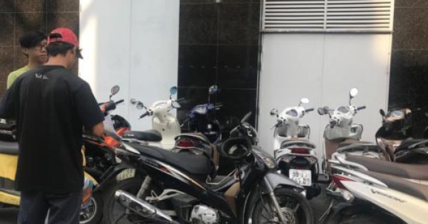 Những bãi giữ xe “vua” trên vỉa hè Quận 1, TP HCM