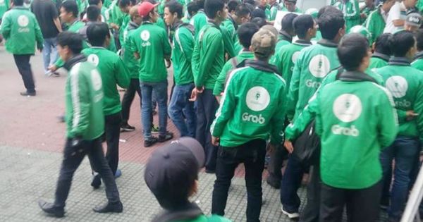 Điểm báo 11/01/2018: Hàng trăm tài xế GrabBike đình công, tắt ứng dụng phản đối chiết khấu tăng cao