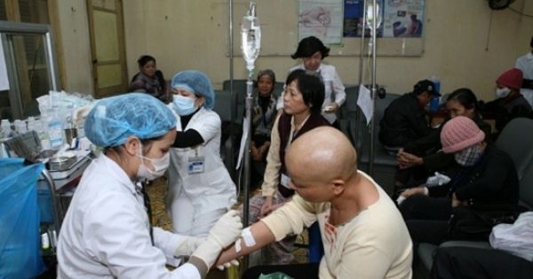 Cục Quản lý Dược yêu cầu nhập khẩu gấp thuốc viện trợ điều trị ung thư