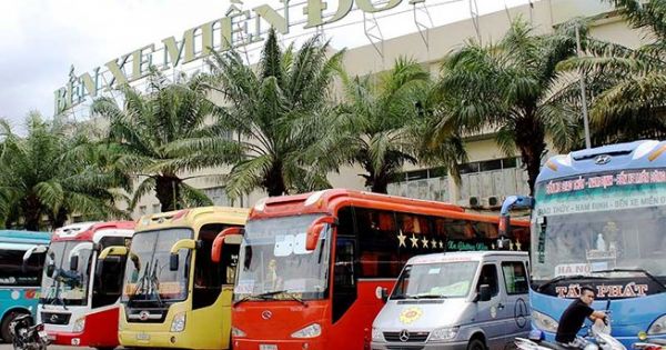 “Cò vé” hoạt động rầm rộ, hành khách bị sang tay ngay Bến xe miền Đông