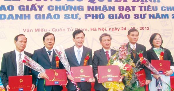 Điểm báo 24/02/2018: Rà soát ứng viên GS, PGS - tìm 'đỏ mắt' không thấy ai thiếu tiêu chuẩn