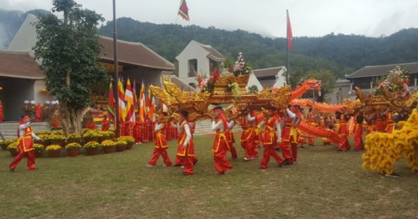 Khai hội Yên Tử, 60.000 lượt người hành hương
